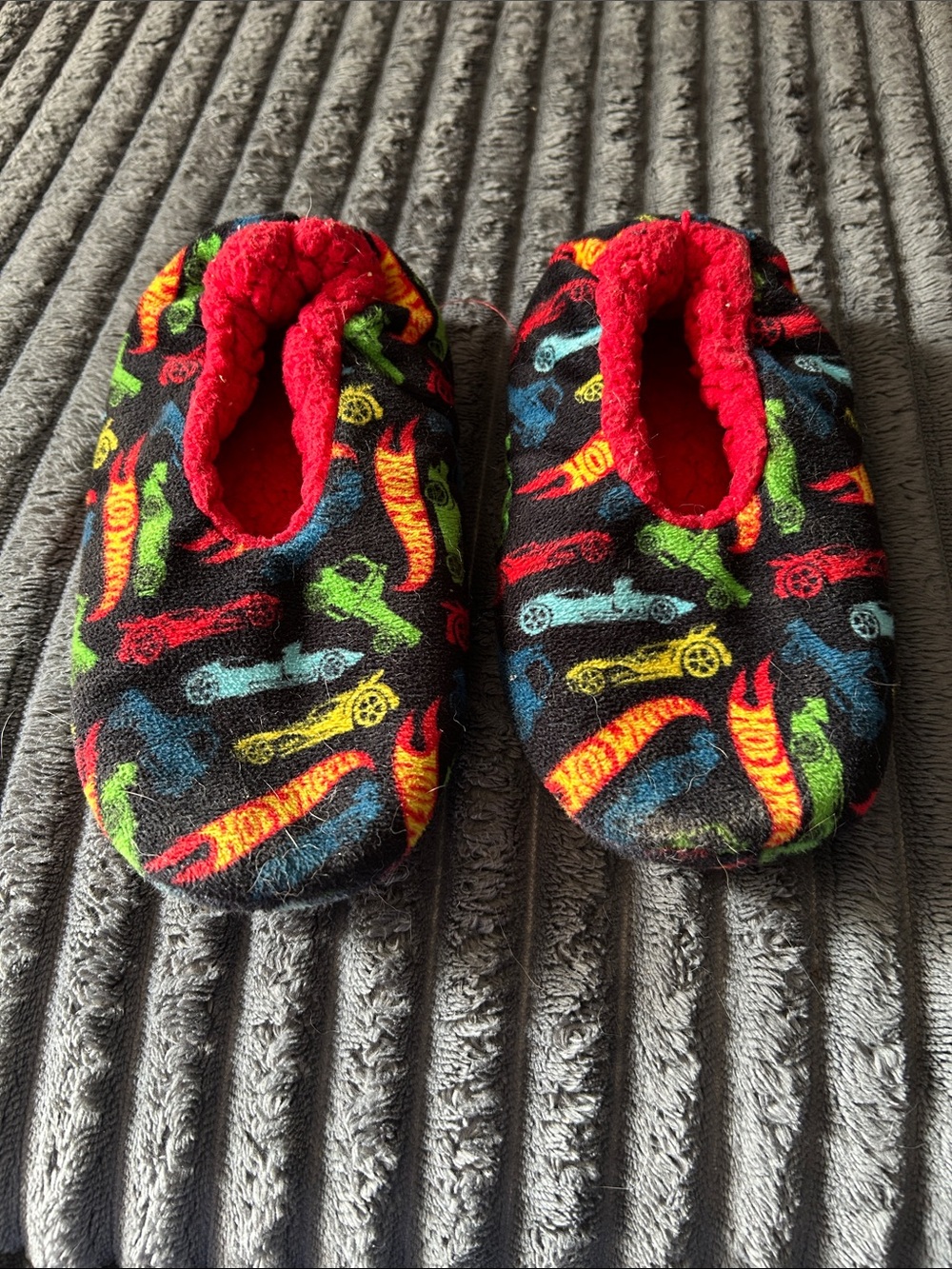 Hot Wheels Kids Black Car-Print Slip-On Footies with Red Lining